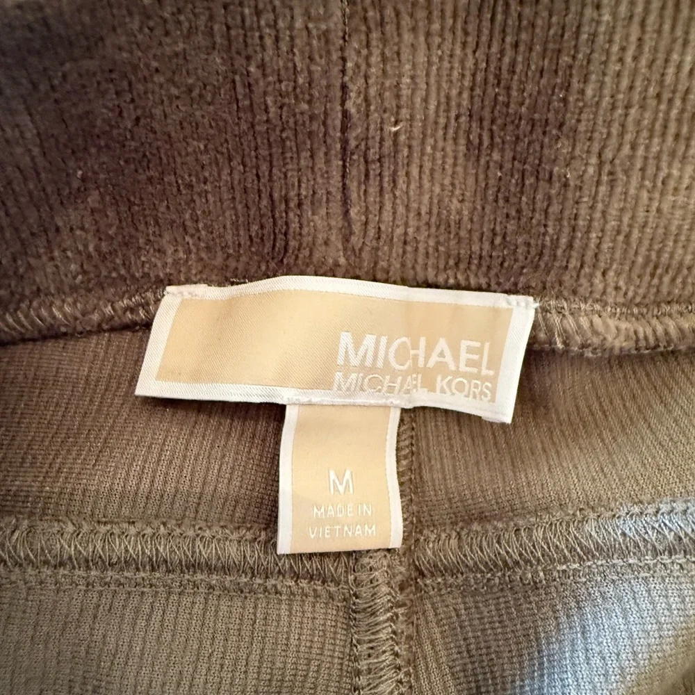 Michael Kors pants. Olive green, pull on pants - Picture 4 of 8